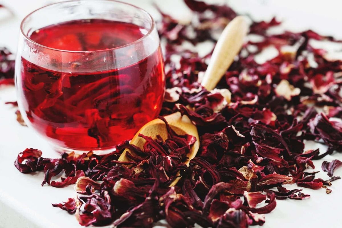 infusão de frutas vermelhas com hibisco